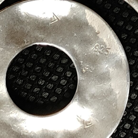 Silpada Perspectiva Hammered sterling earrings - Picture 2 of 2